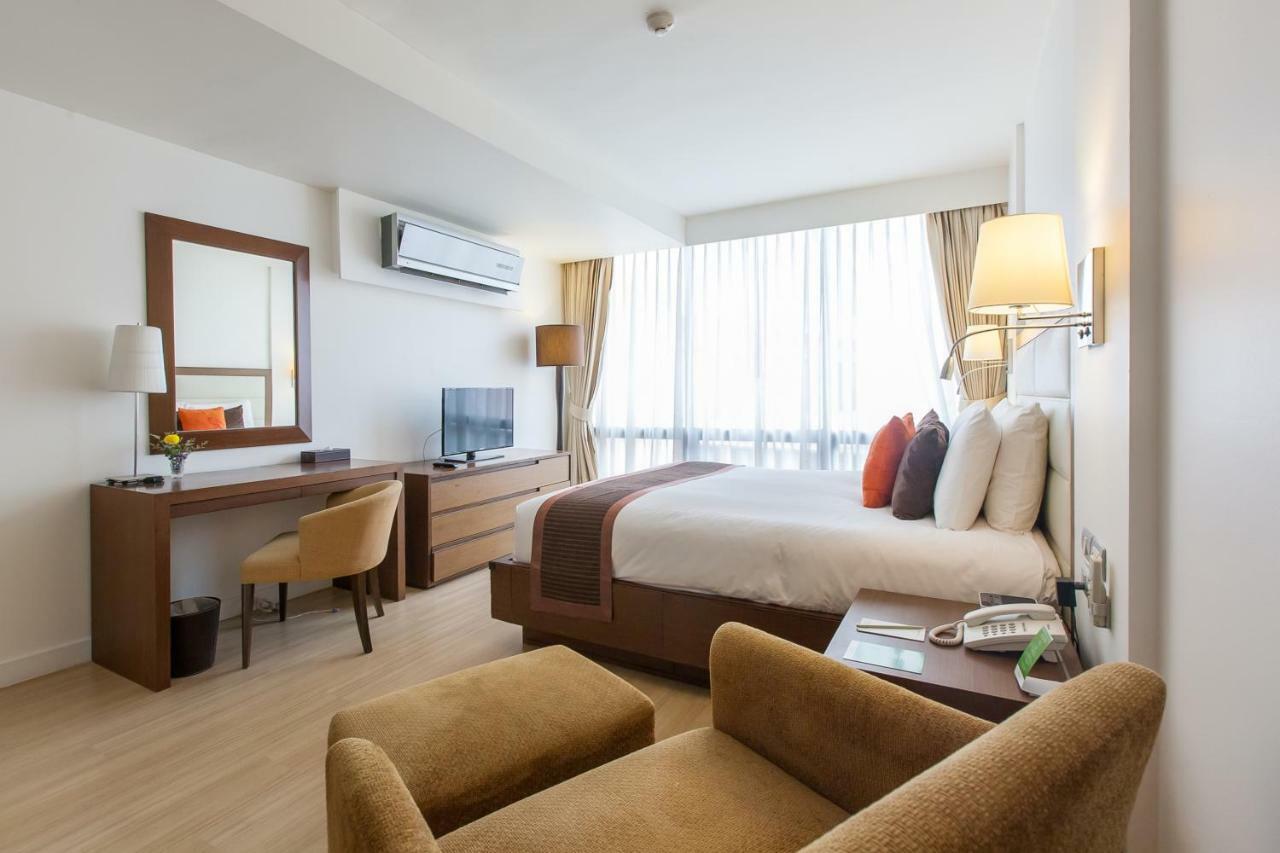 Oakwood Residence Sukhumvit 24 Bangkok Esterno foto